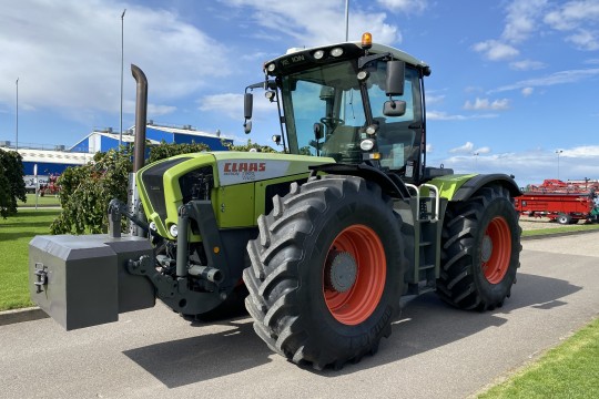 Naudotas traktorius Claas Xerion 3800 